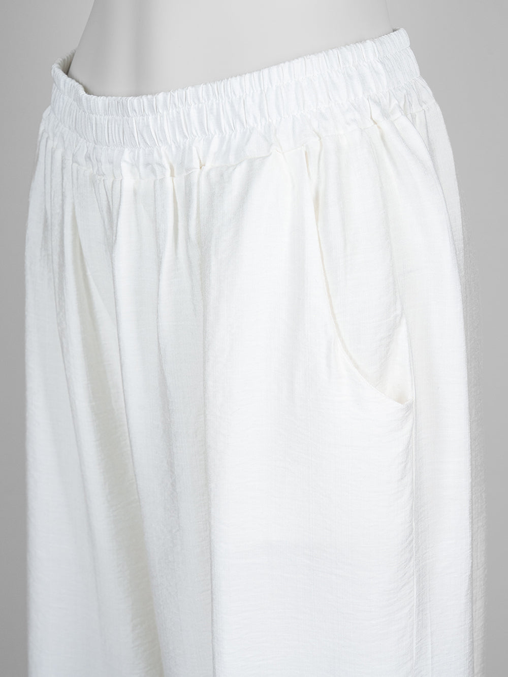 Classic Relaxed Wide-Leg Pants