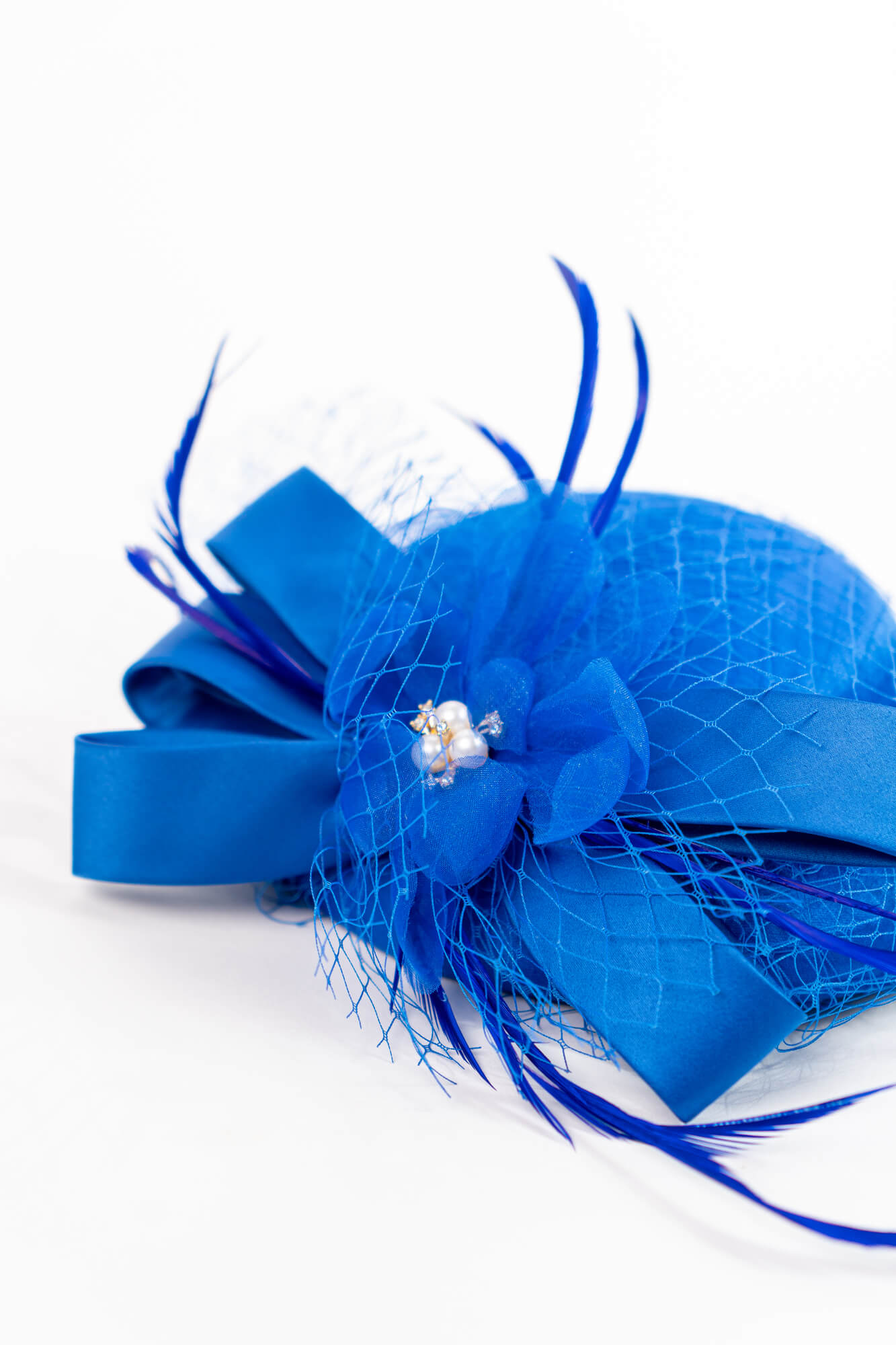 Delicate Pearls & Feathers Hat