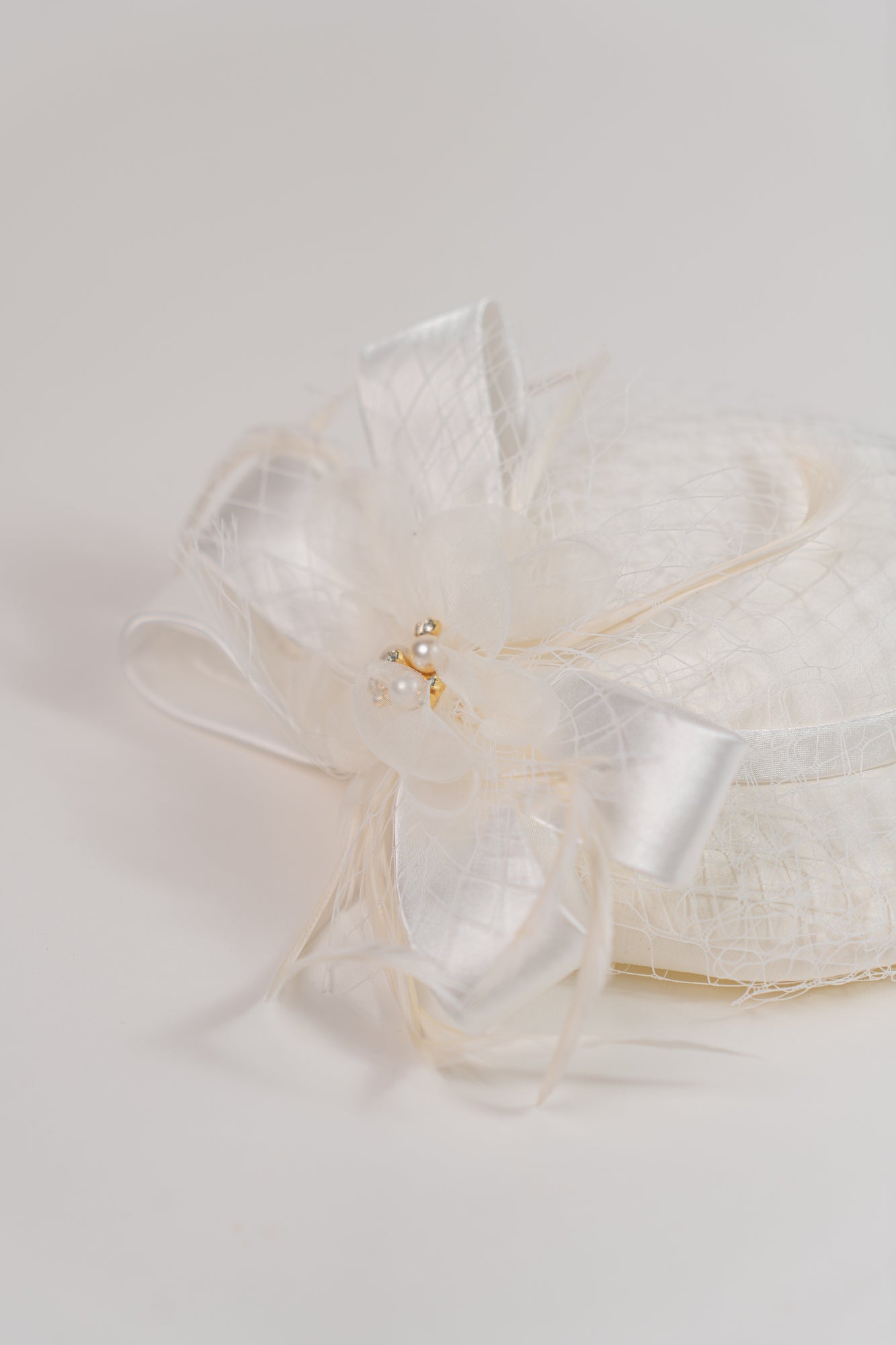 Delicate Pearls & Feathers Hat
