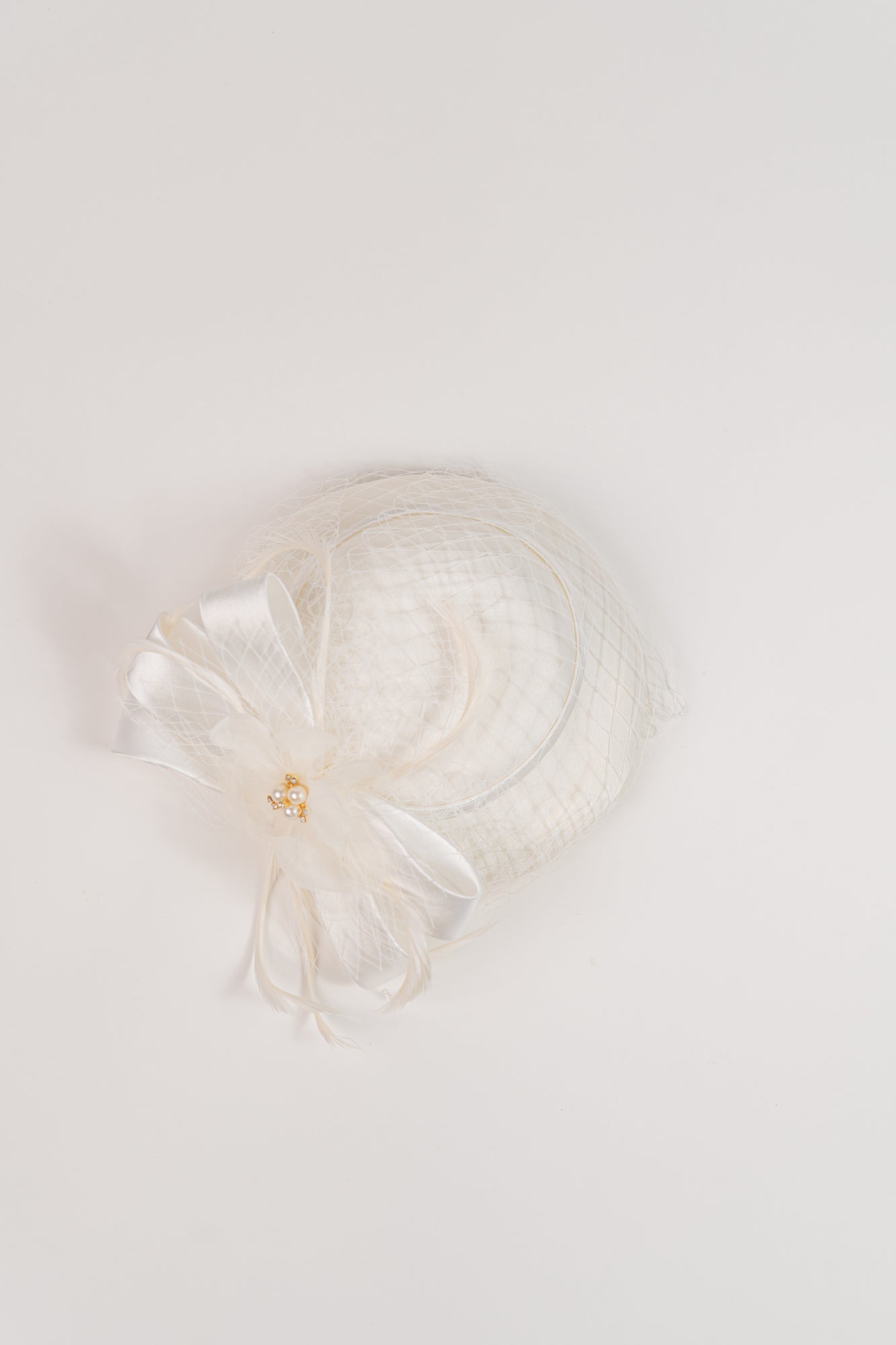 Delicate Pearls & Feathers Hat