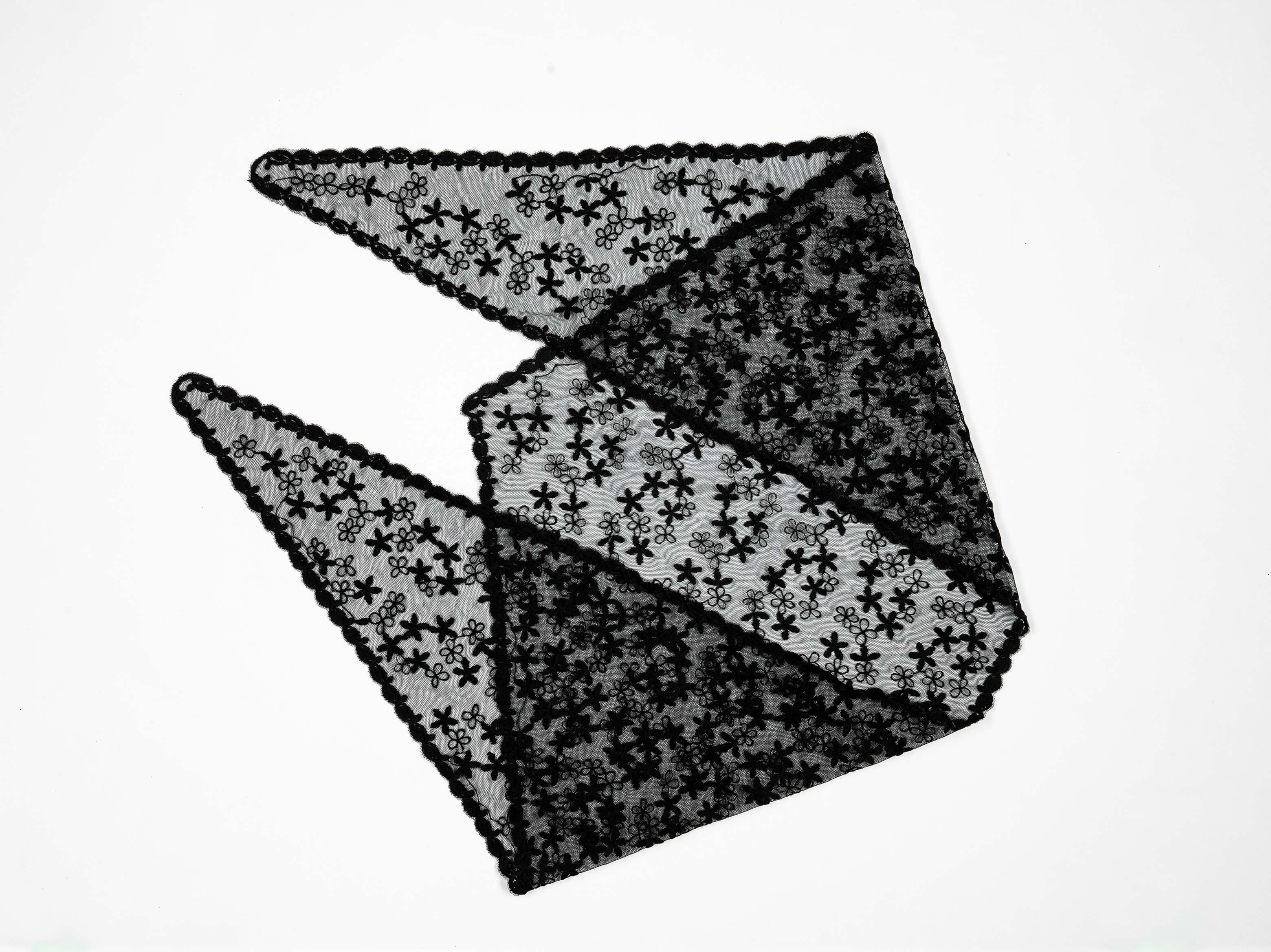 Daisy Whirl Lace Veil Scarf