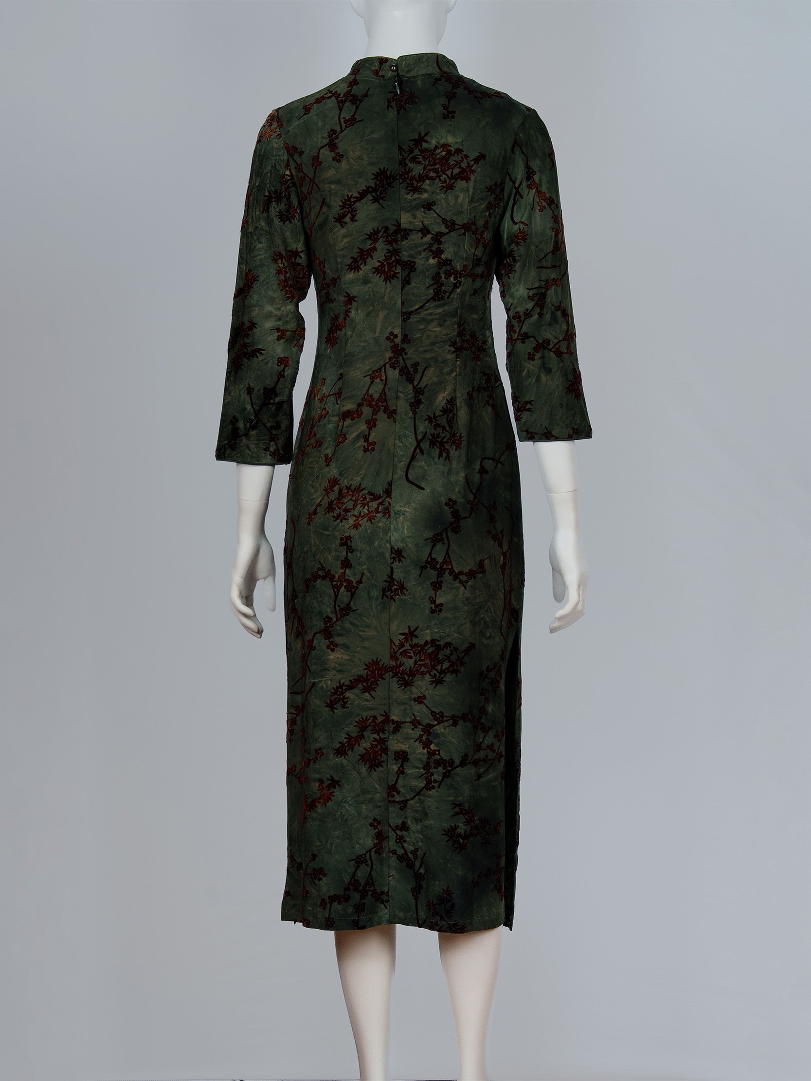 Women’s Plum Blossom Embroidered Cheongsam