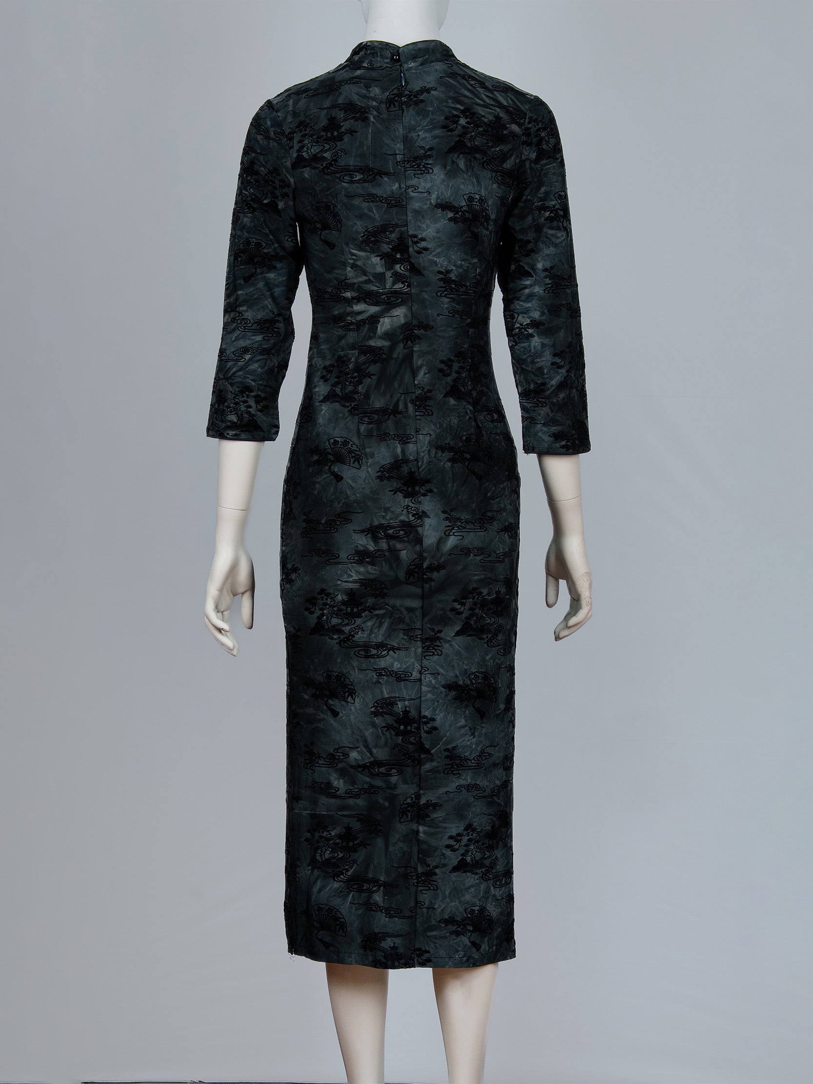 Women’s Plum Blossom Embroidered Cheongsam