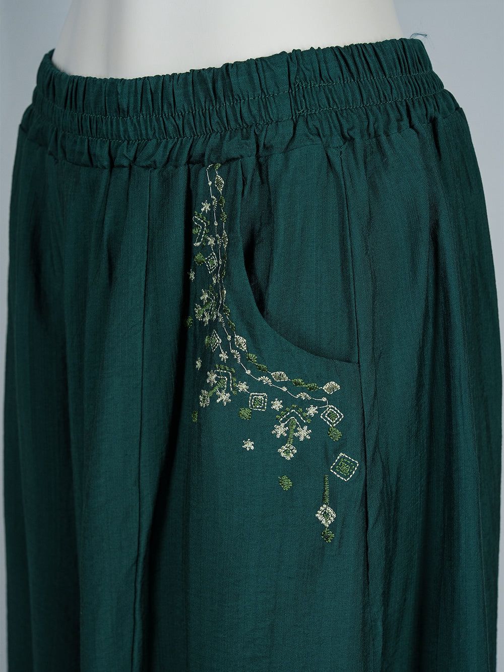 Embroidered Pocket Wide-Leg Pants