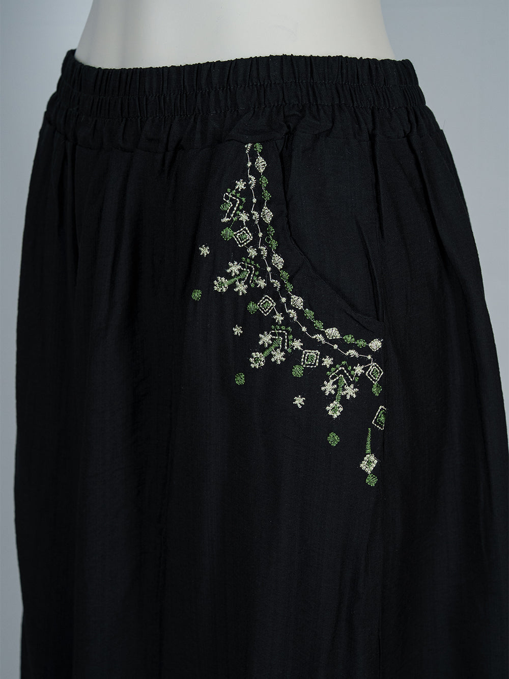 Embroidered Pocket Wide-Leg Pants