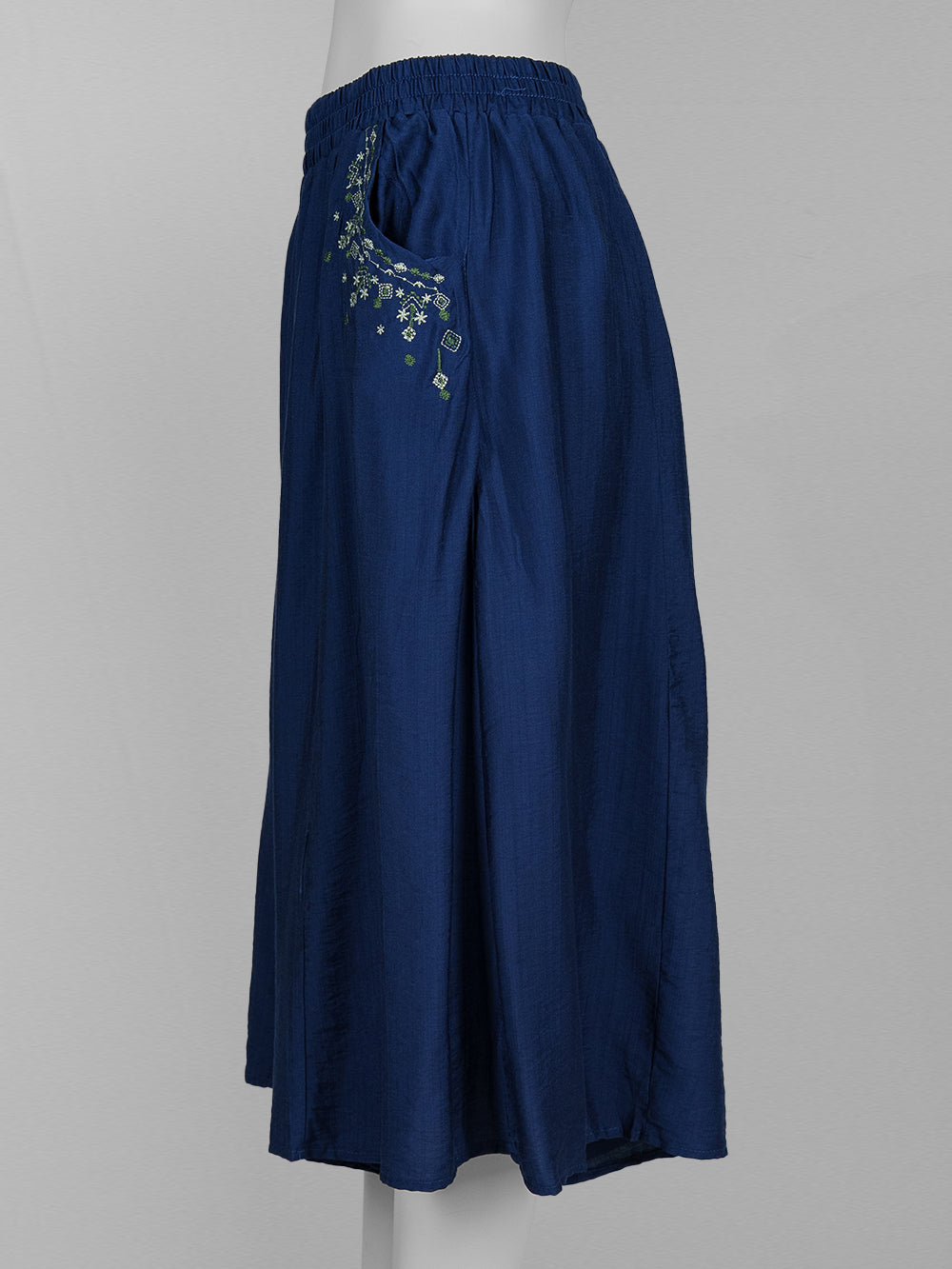 Embroidered Pocket Wide-Leg Pants