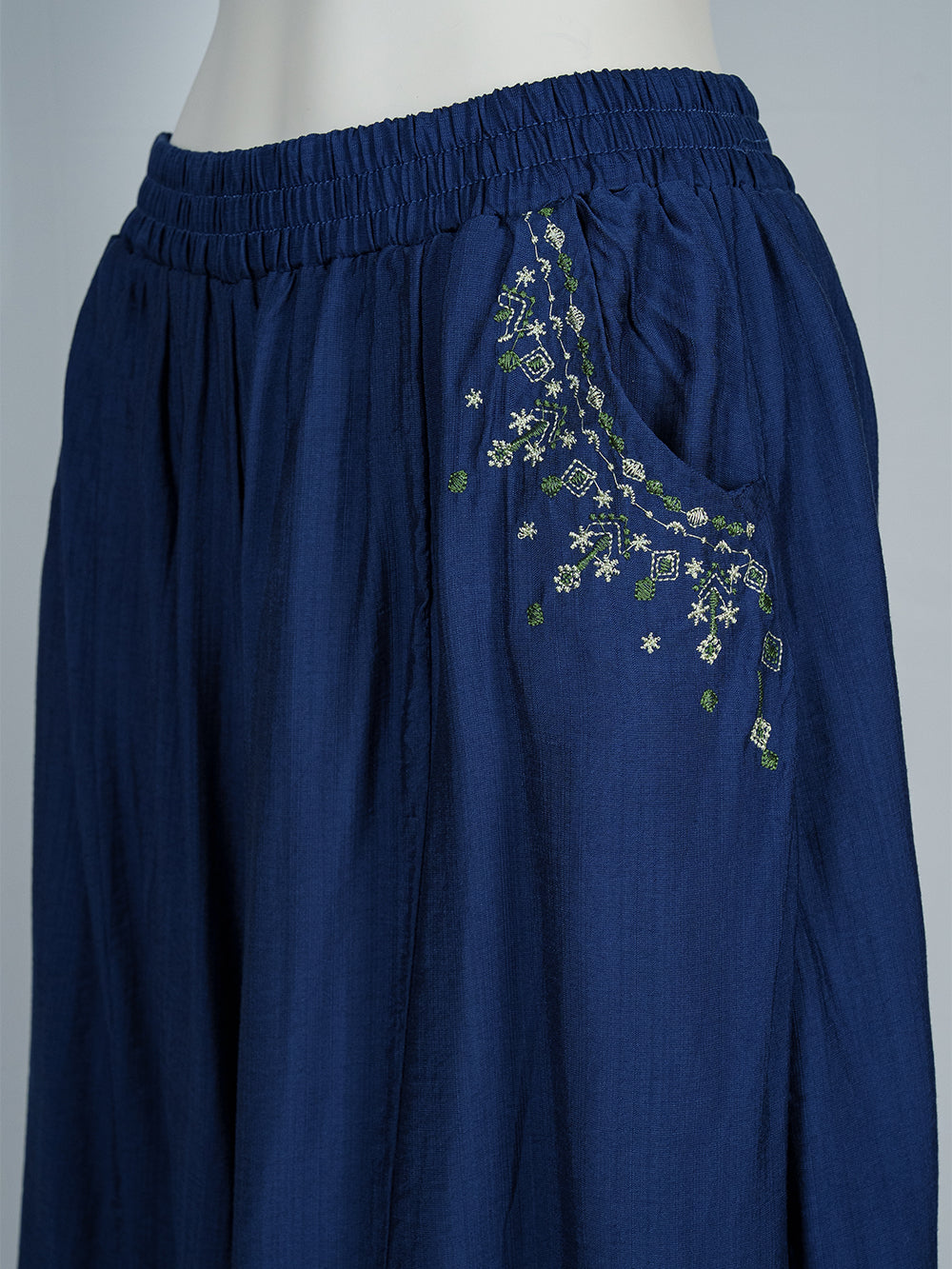 Embroidered Pocket Wide-Leg Pants