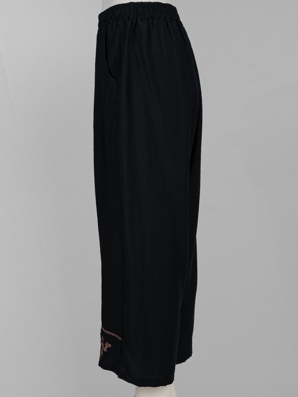 Floral Embroidered Cropped Pants