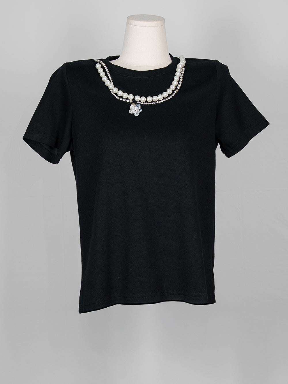 Black Pearl Necklace Tee