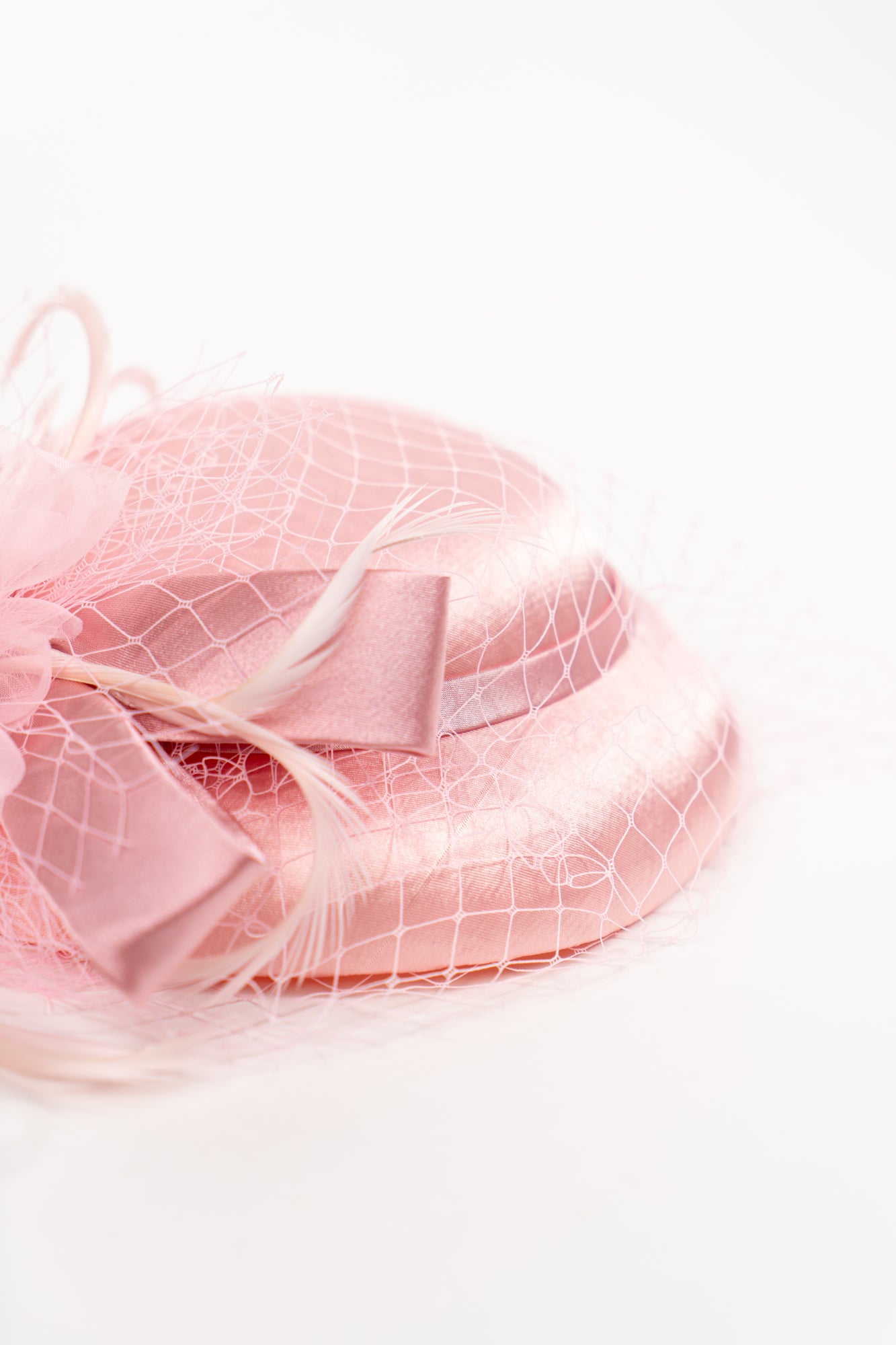 Delicate Pearls & Feathers Hat