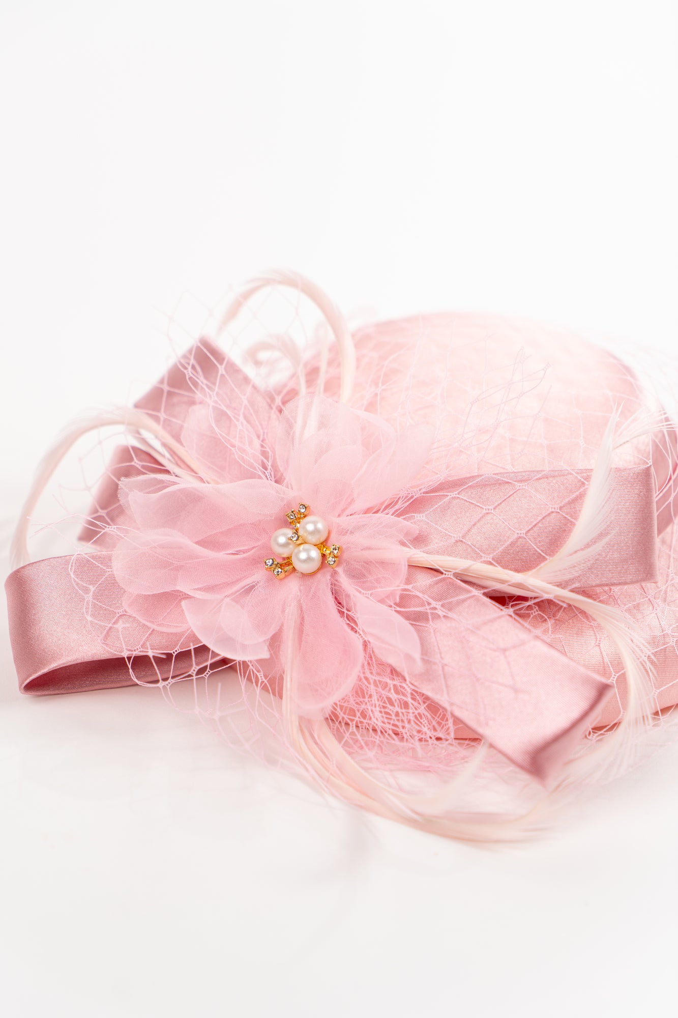 Delicate Pearls & Feathers Hat