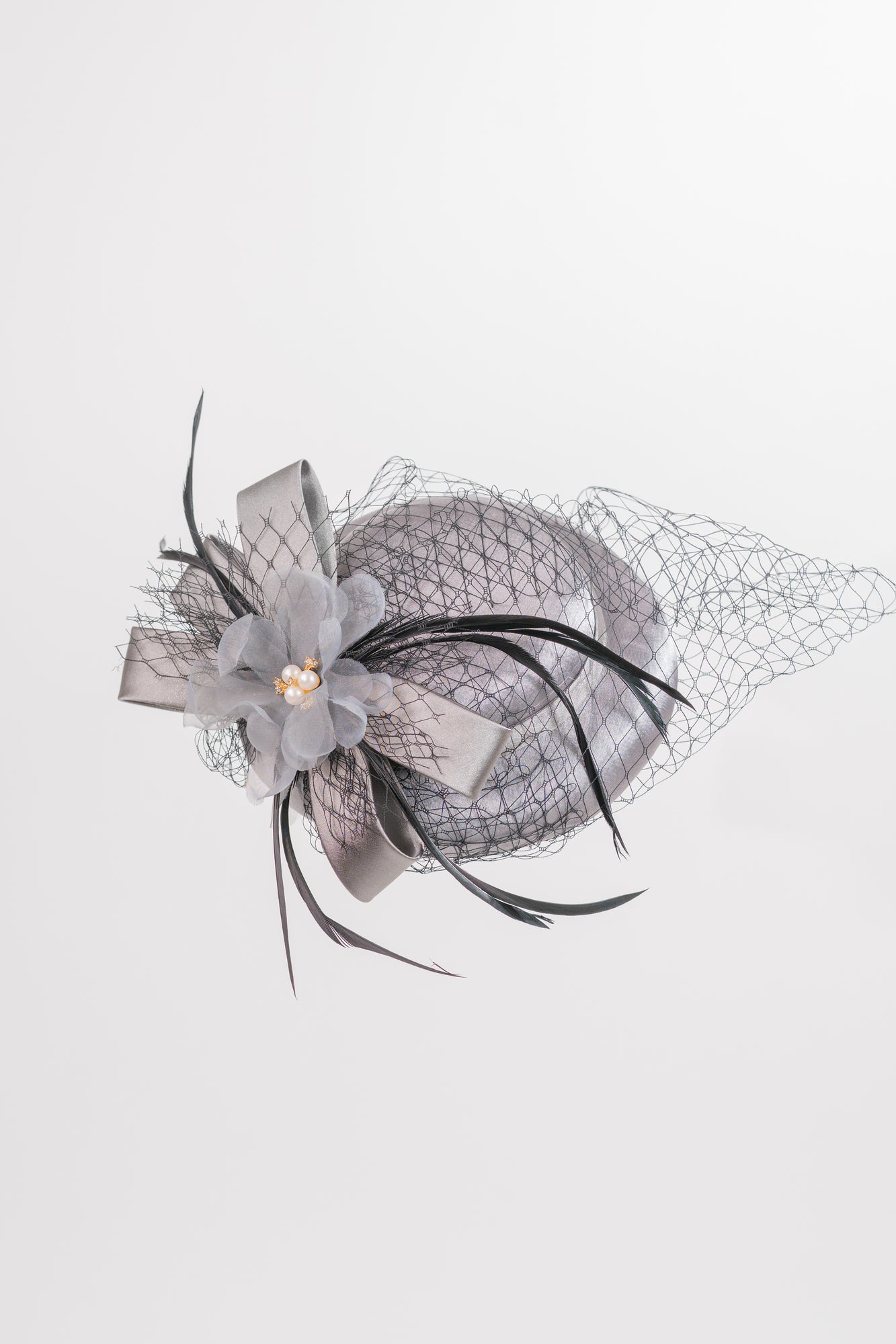 Delicate Pearls & Feathers Hat