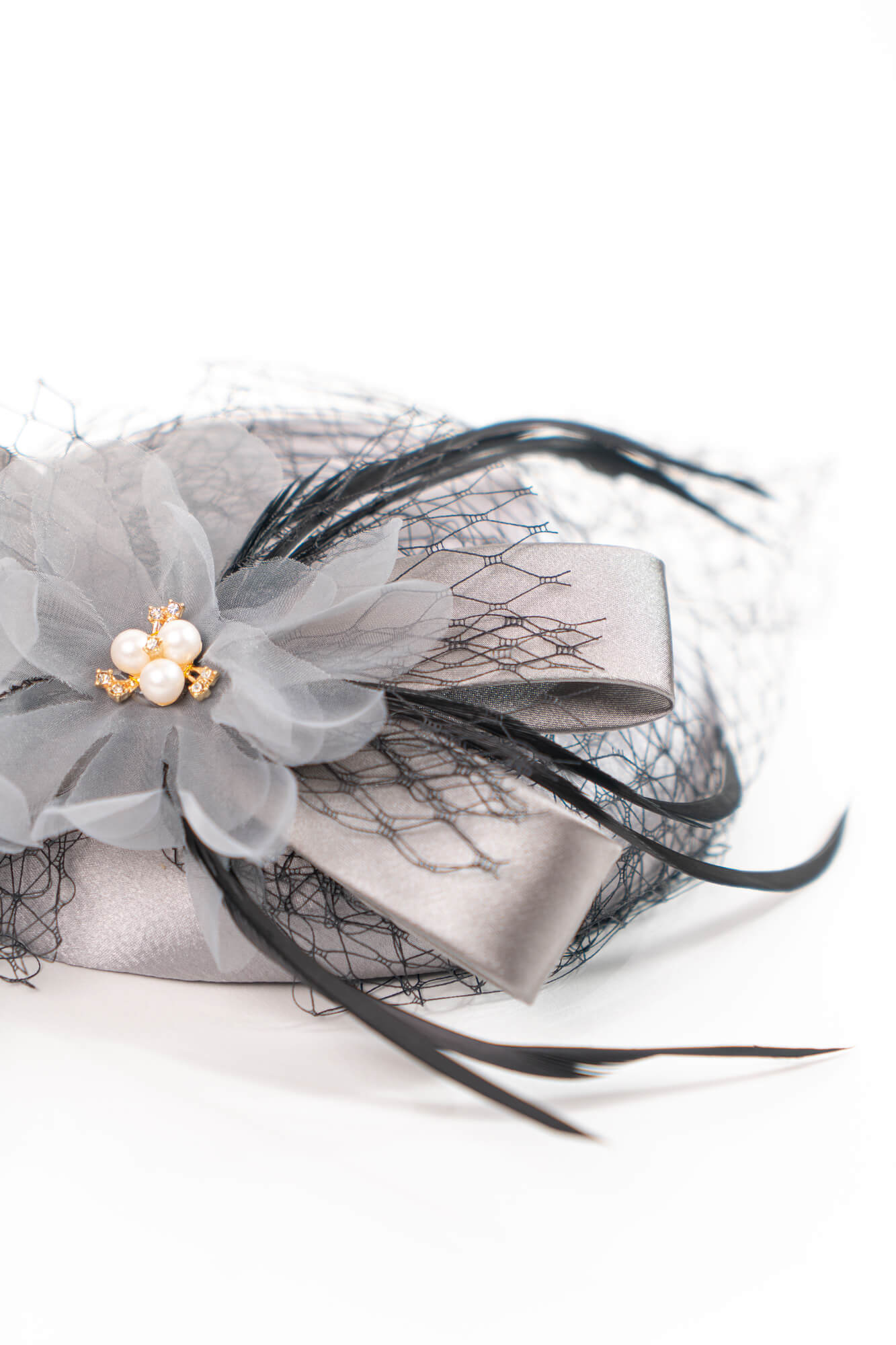 Delicate Pearls & Feathers Hat