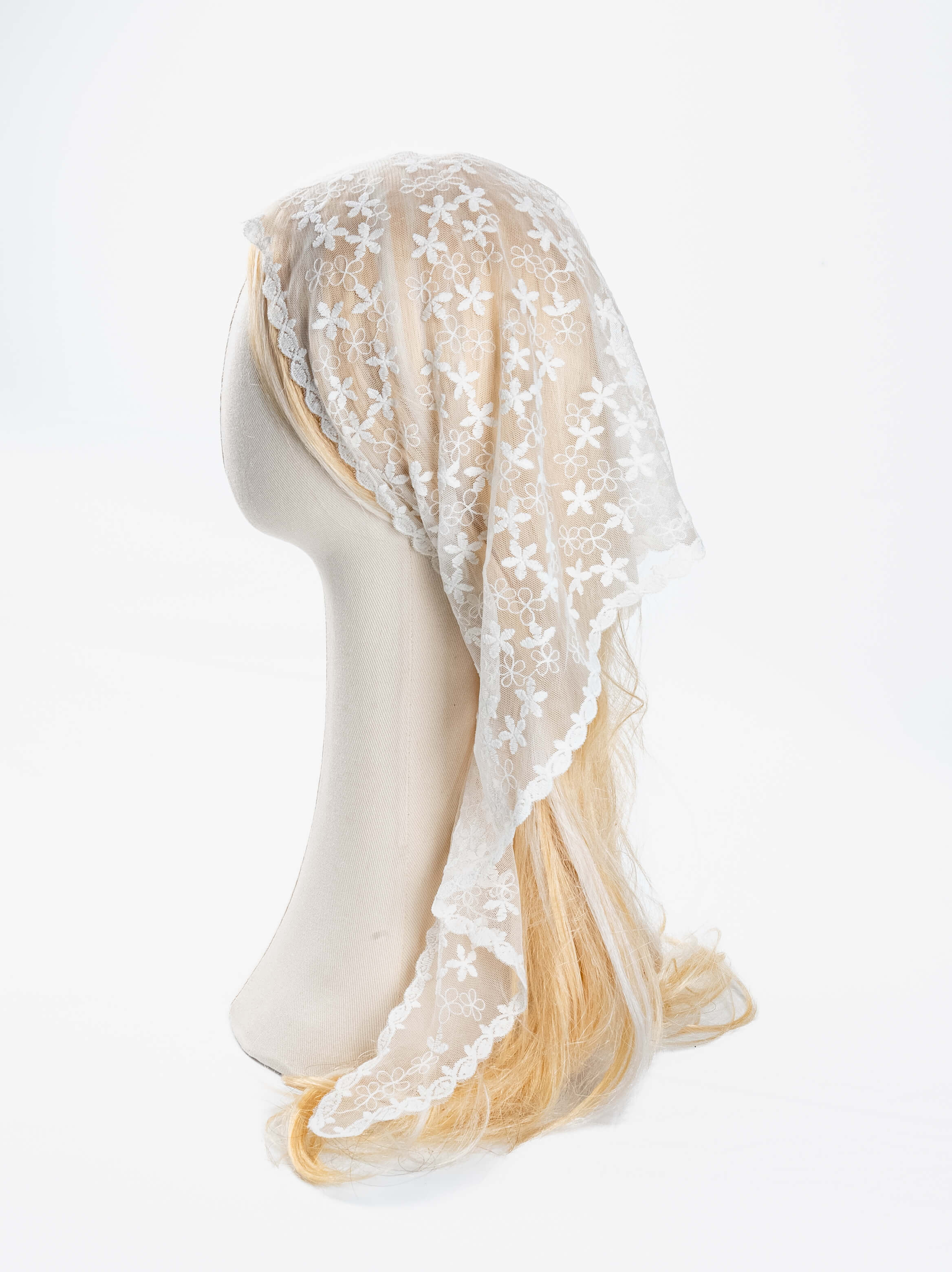 Pinwheel Blossom Triangle Lace Veil Scarf