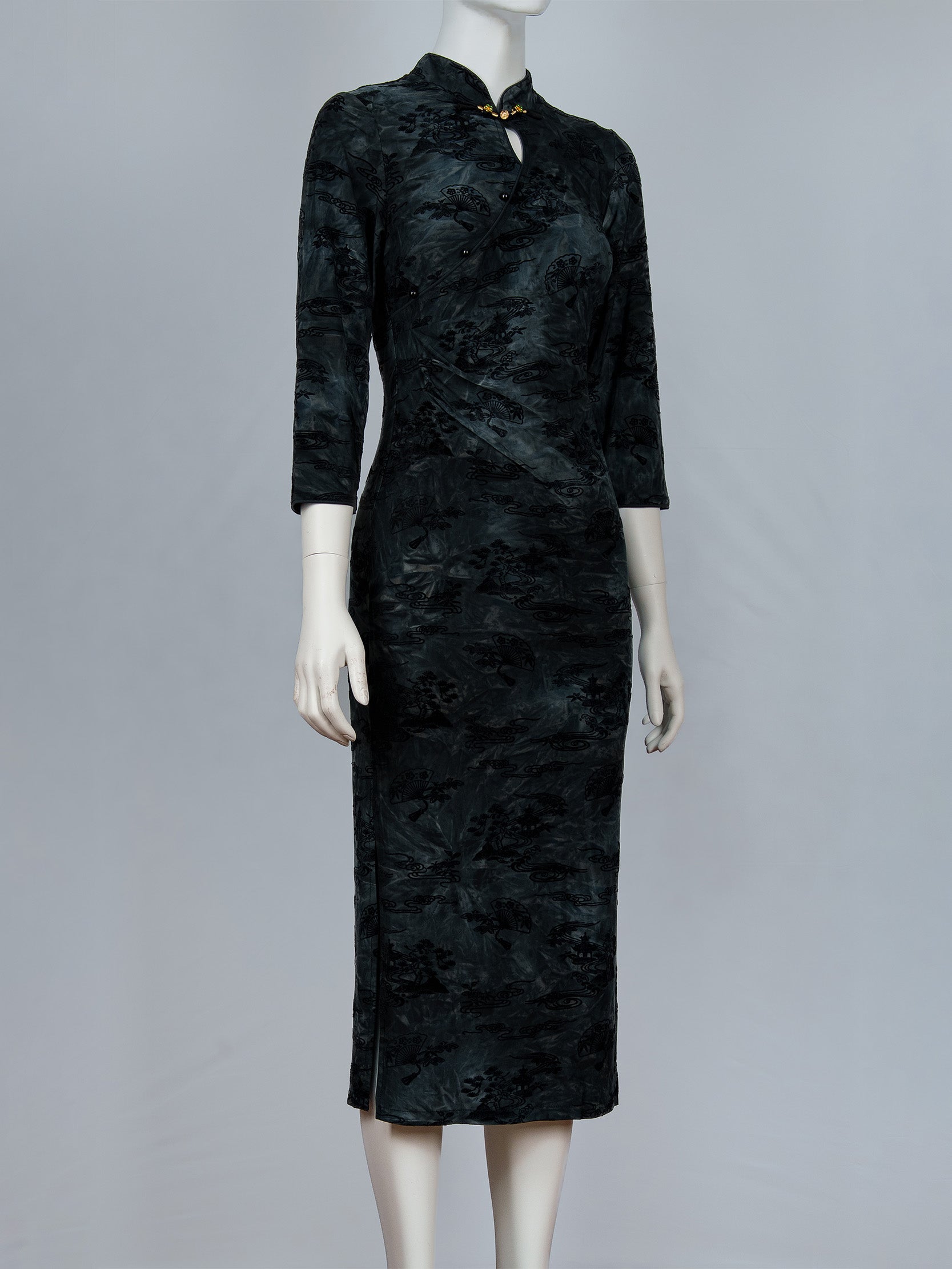 Women’s Plum Blossom Embroidered Cheongsam