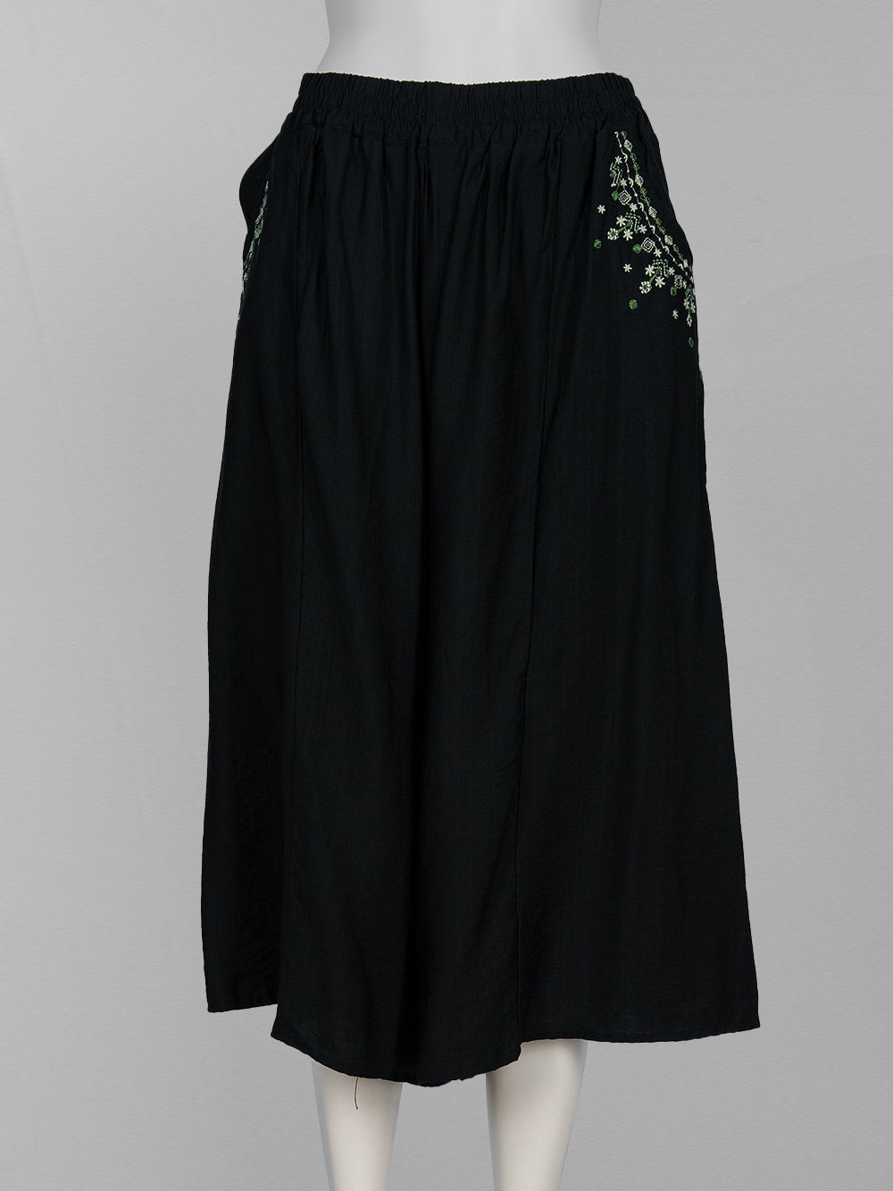 Embroidered Pocket Wide-Leg Pants