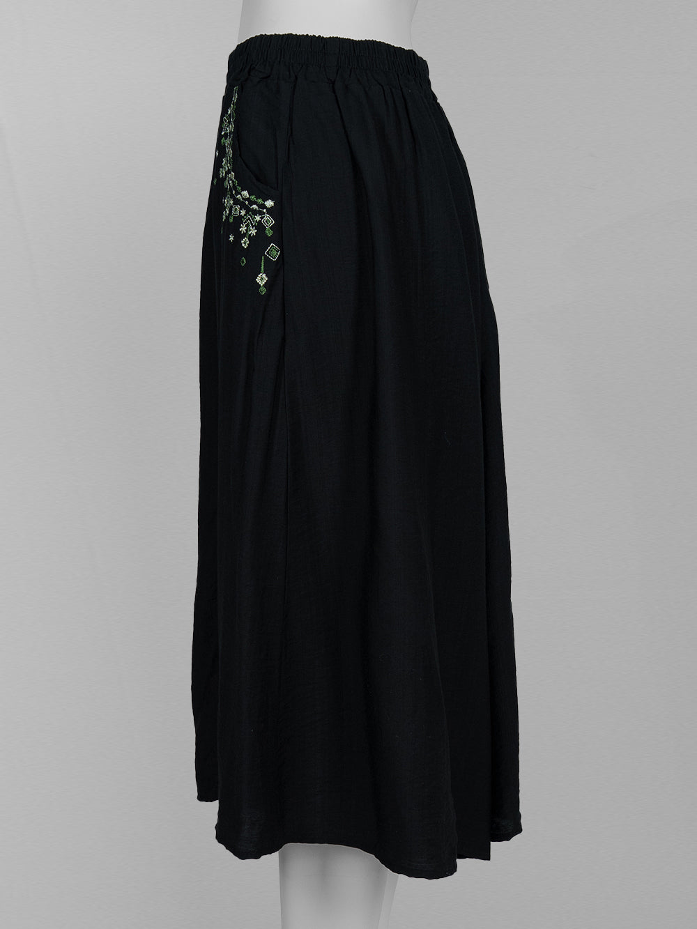 Embroidered Pocket Wide-Leg Pants