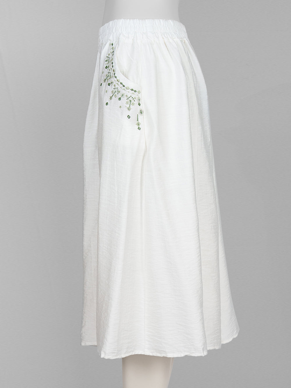 Embroidered Pocket Wide-Leg Pants