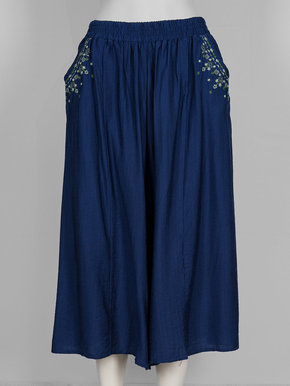 Embroidered Pocket Wide-Leg Pants