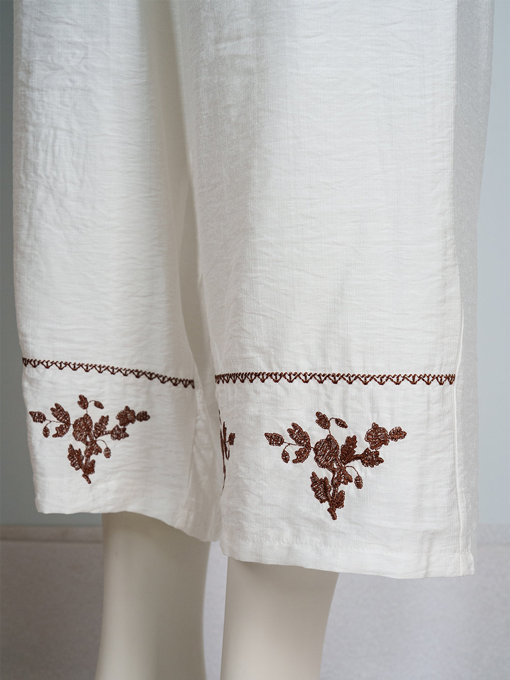 Floral Embroidered Cropped Pants